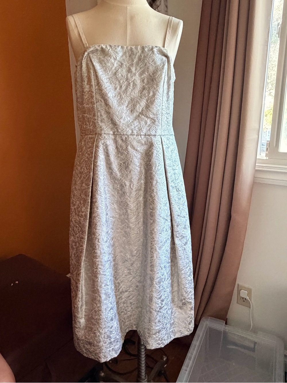 Elegant Silver-Gray Sleeveless Midi Dress, with pockets, Size 10